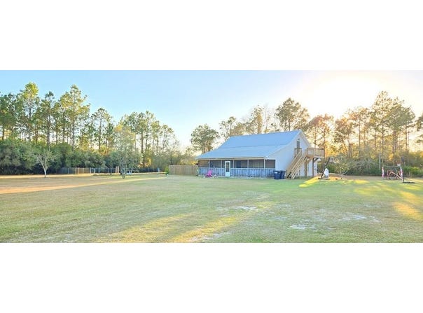306 Huckeba Dr, Apalachicola, FL 32320