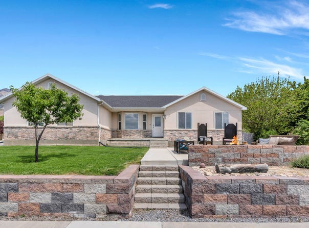 459 S LOADER Ave E, Pleasant Grove, UT 84062