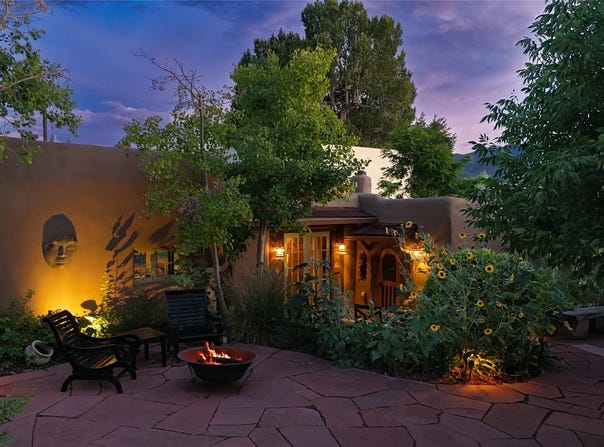 20 Valerio, Ranchos de Taos, NM 87557