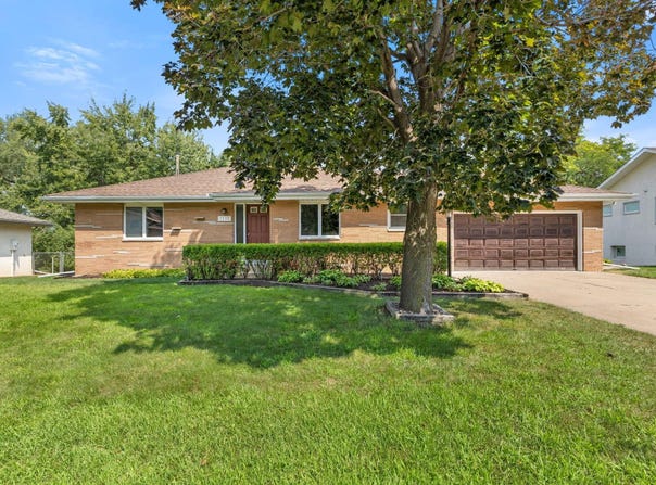 1115 Pike Lake Drive, New Brighton, MN 55112