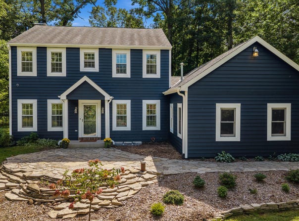 13737 N Lake Shore Dr, Mequon, WI 53097