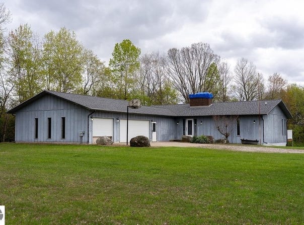 3290 E River, Mt Pleasant, MI 48858