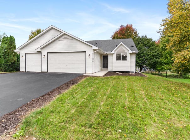 820 S Maple Street, Belle Plaine, MN 56011