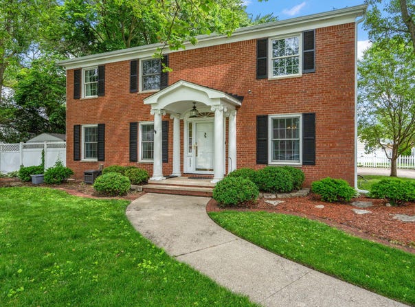 1331 Macarthur Boulevard, Munster, IN 46321
