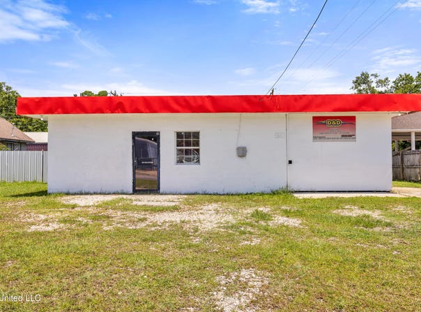 3401 Old Mobile Avenue, Pascagoula, MS 39581