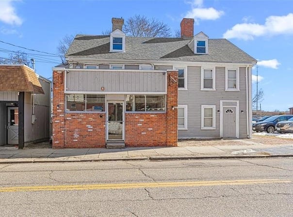 57 N Main St, Woonsocket, RI 02895