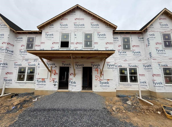 25 BARNYARD CIR, BRIDGEWATER, VA 22812