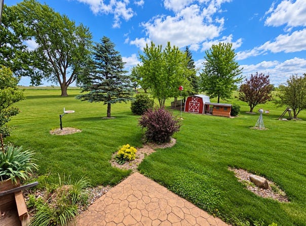 21450 490th Street, Chariton, IA 50049