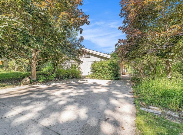9813 E Carter Road, Traverse City, MI 49684