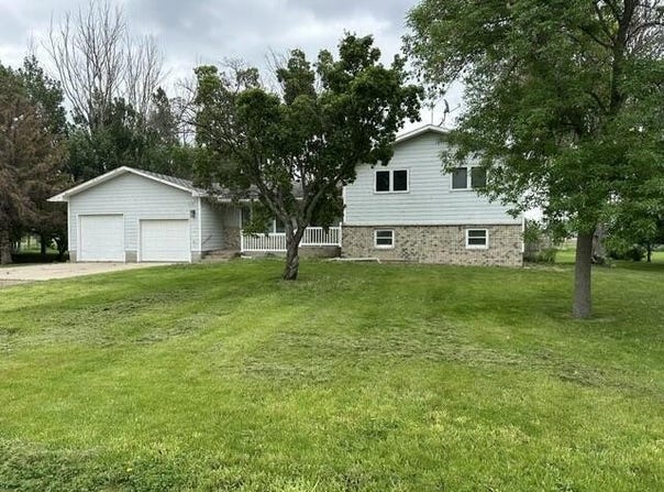 1813 Derian Drive, Aberdeen, SD 57401