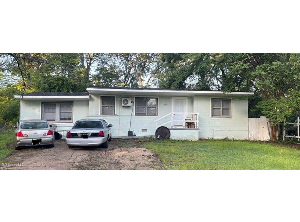 1051 Combs Street, Jackson, MS 39204
