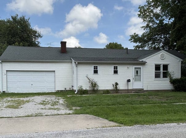 710 E Clearwater, Robinson, IL 62454