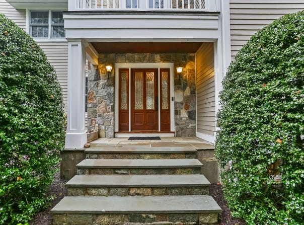 9 Blue Spruce Circle, Weston, CT 06883