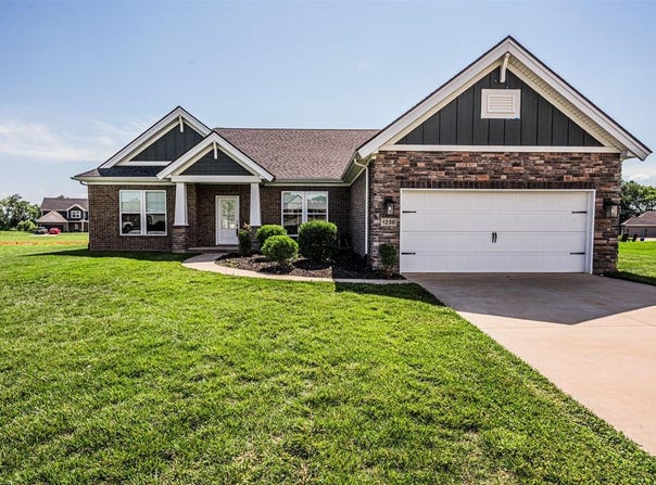 1236 Saddlebred Lane, Bowling Green, KY 42104
