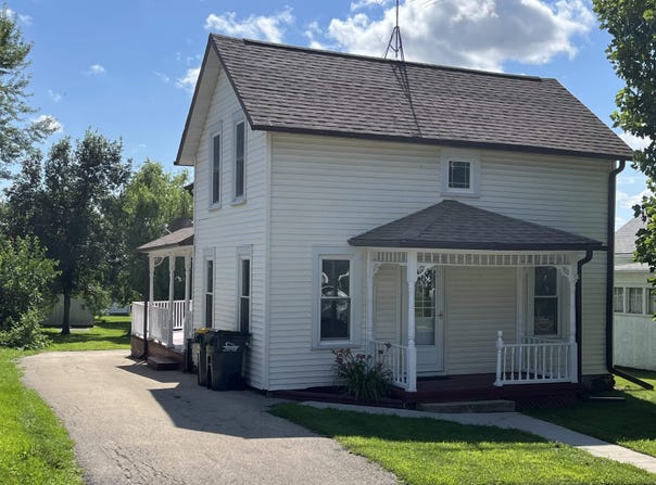 408 S Madison, ELIZABETH, IL 61028