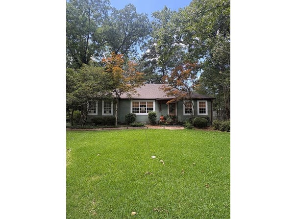 2140 N 7TH AVENUE, LAUREL, MS 39440