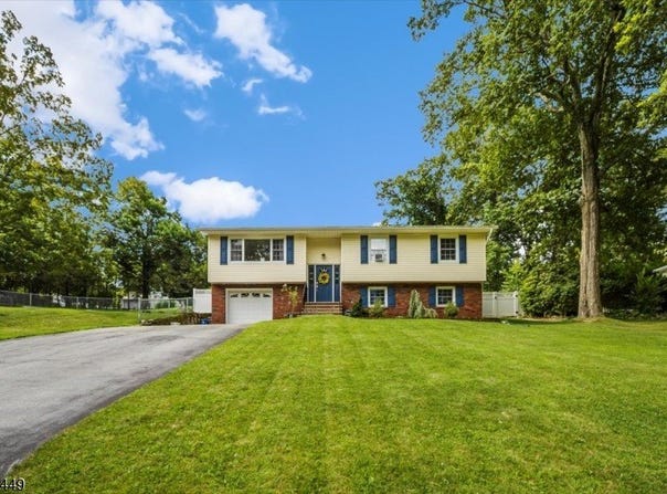 640 Succasunna Rd, Mount Arlington Boro, NJ 07850-1456