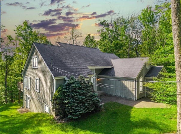 161 Fawnwood Drive, Greentown, PA 18426