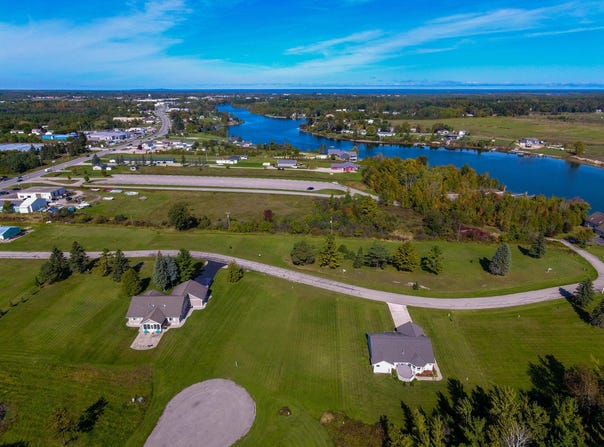 1140 Old Orchard Lane, Cheboygan, MI 49721