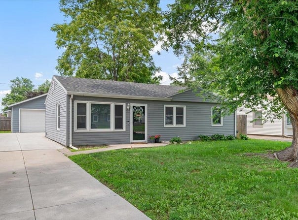 4012 WAKEMAN Drive, COUNCIL BLUFFS, IA 51501