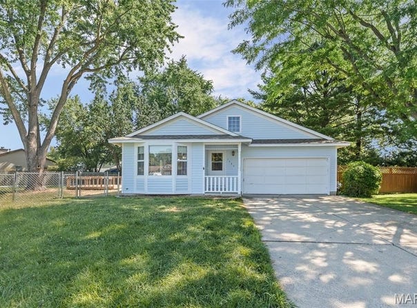 1520 Royal Oak Court, O'Fallon, IL 62269