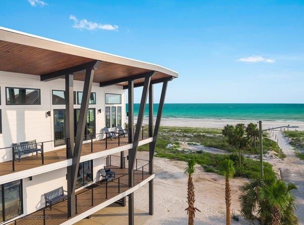 105 S 26th St, Mexico Beach, FL 32456