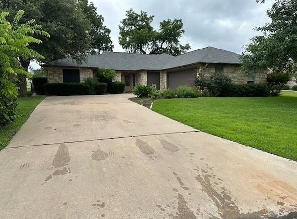 145 Turkey Run, Meadowlakes, TX 78654