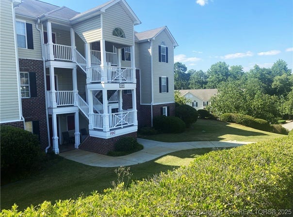 330 Bubble Creek Court unit: 8, Fayetteville, NC 28311