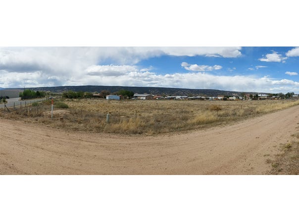 137C County Road, Alcalde, NM 87511
