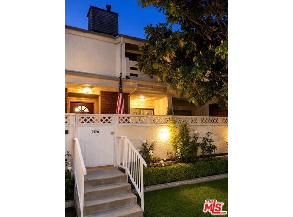 19451 Sherman Way, Reseda, CA 91335