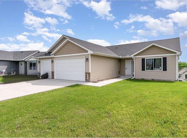 1114 Sunset Boulevard NW, Montgomery, MN 56069