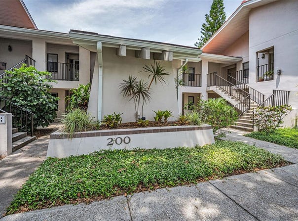 300 S FLORIDA AVENUE, TARPON SPRINGS, FL 34689