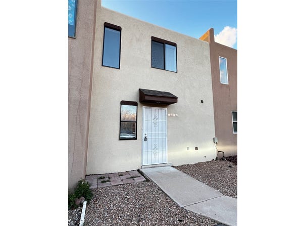 1666 Calle De Oriente Norte, Santa Fe, NM 87507