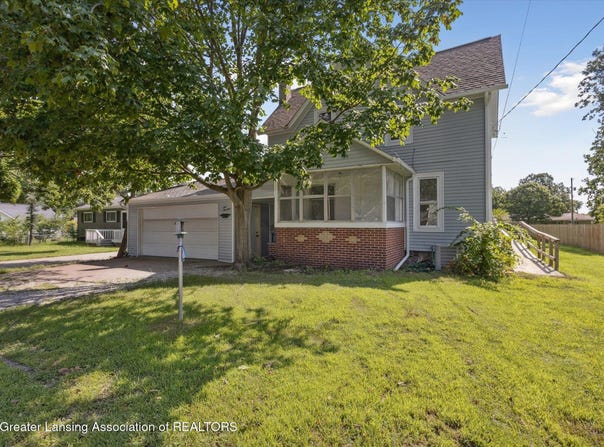 114 N Center Street, Eaton Rapids, MI 48827