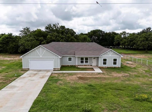 1217 Gibtown Road, Poolville, TX 76487