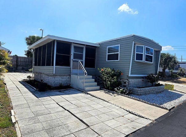 799 E Klosterman Rd, Tarpon Springs, FL 34689