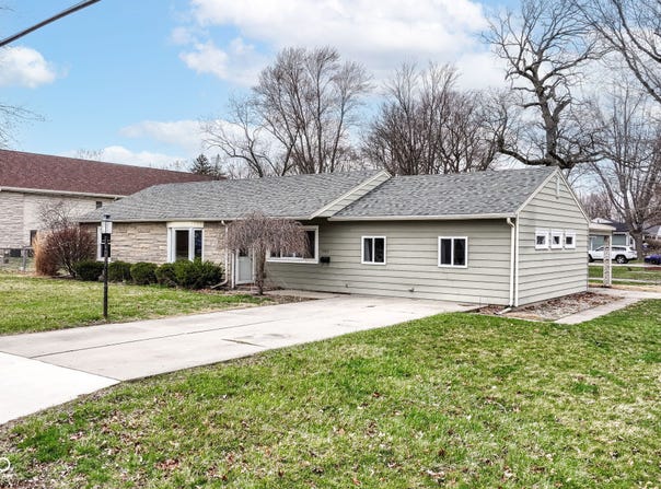 1400 W Cowing Drive, Muncie, IN 47304