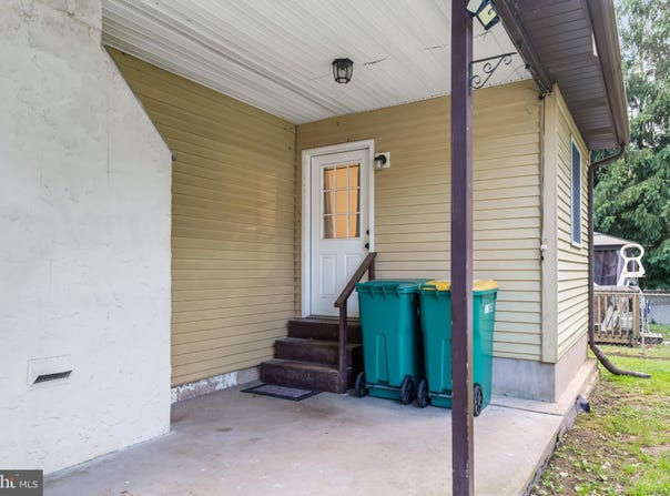 1557 FAIRVIEW AVENUE, LANGHORNE, PA 19047