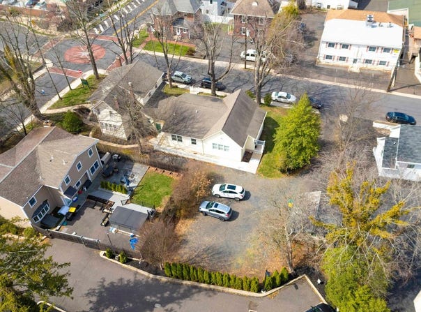179 N BROAD Street, DOYLESTOWN, PA 18901