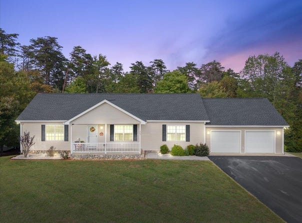 263 Sunny Field Rd, Wirtz, VA 24184