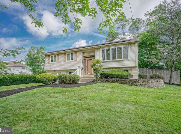 113 SHERBROOK BOULEVARD, SOMERDALE, NJ 08083
