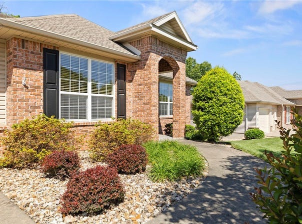 63 Highland Parkway, Bella Vista, AR 72715