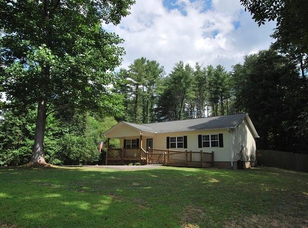 106 Copper Hill Church Ln, Warne, NC 28909