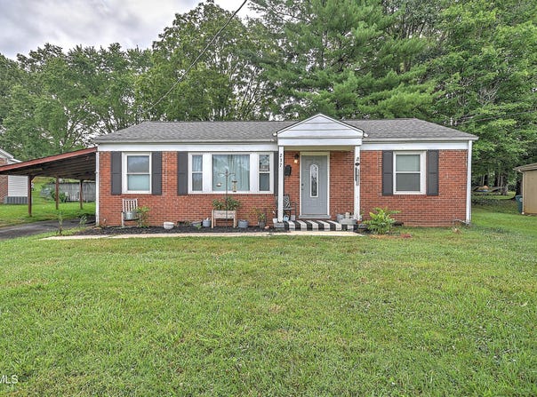237 Old Abingdon Highway Highway, Bristol, VA 24201
