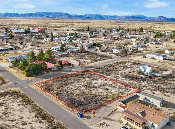 NE 4th St, Marathon, TX 79842