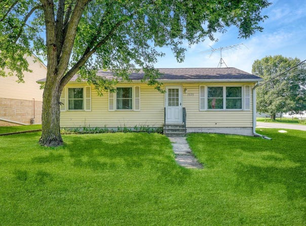 1202 Fulton Street, Waterloo, IA 50707