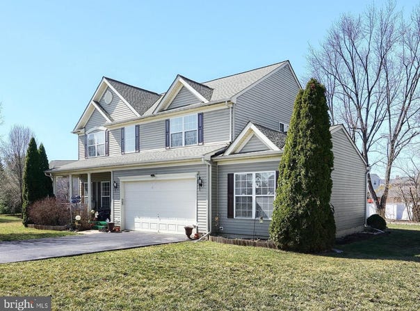 1131 PINE COURT, YORK, PA 17408