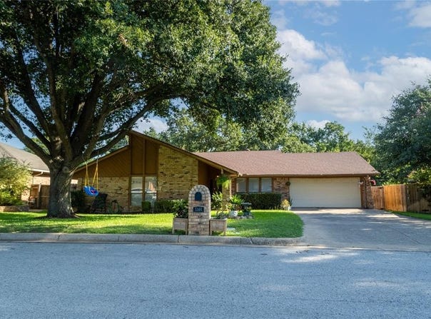 5305 Ridge Springs Court, Arlington, TX 76017