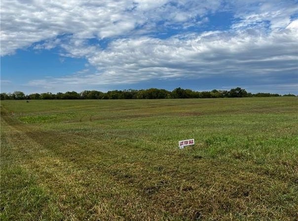 Ferguson Road, Ozawkie, KS 66070