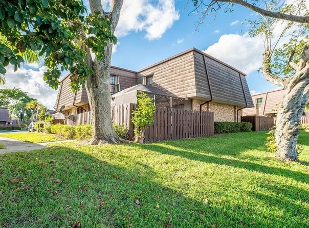 2670 NW 99th Ave, Coral Springs, FL 33065